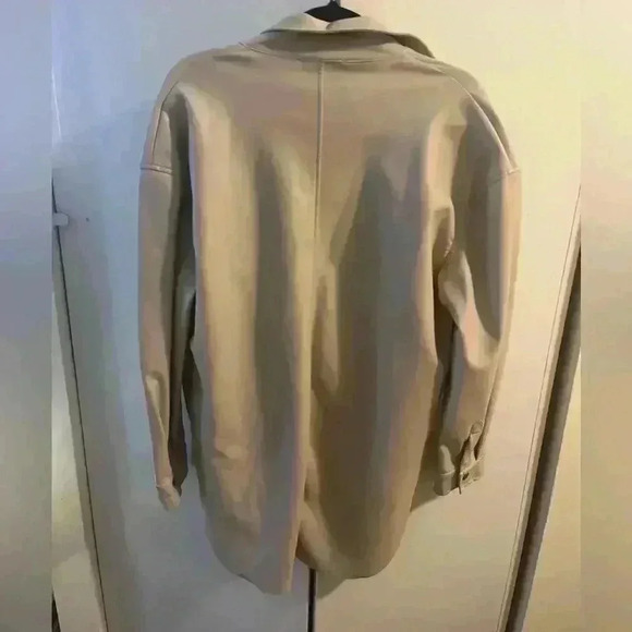 Leather jacket - Picture 3 of 7